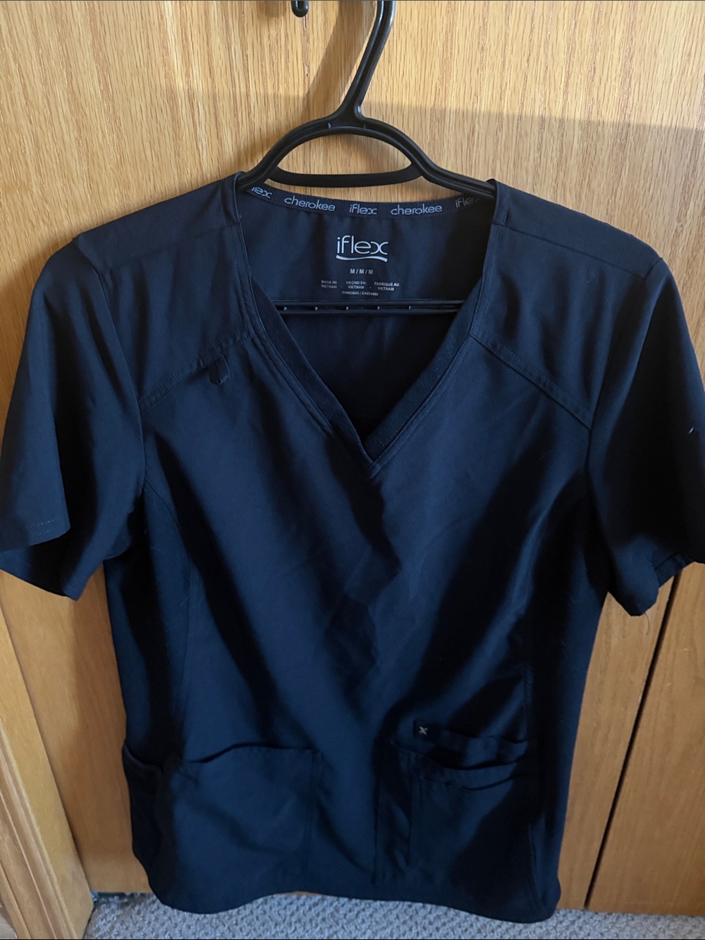 Women’s black V-Neck Scrub Top